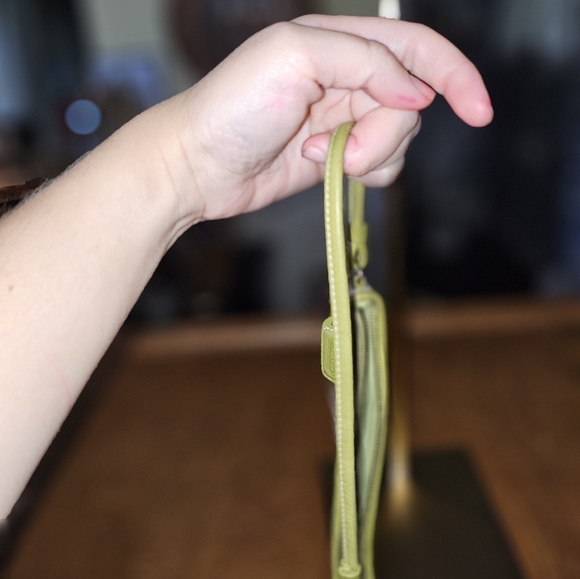 Coach wristlet - Picture 4 of 5